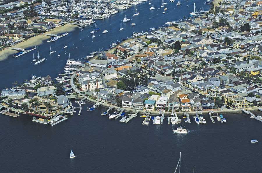 Newport Beach reduces dock rates